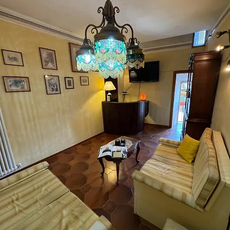 Micheli Anfiteatro Square 3*