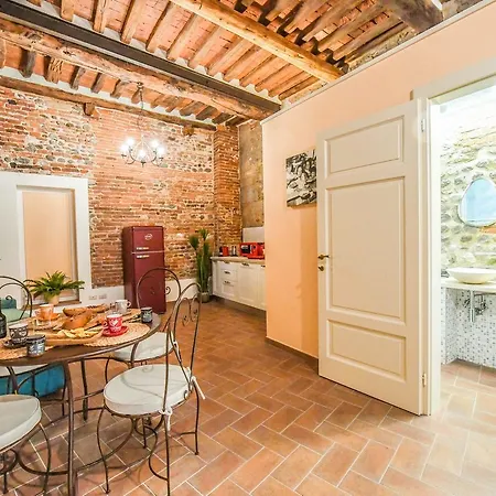 Micheli Anfiteatro Square 3*